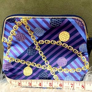 New Estée Lauder cosmetics bag.  One size.